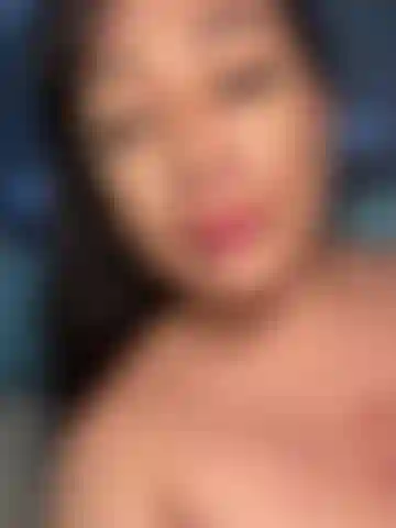 Juega con mi coño apretado y mojado.