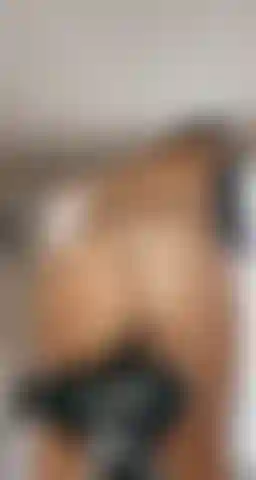 Desnuda en bicicleta.