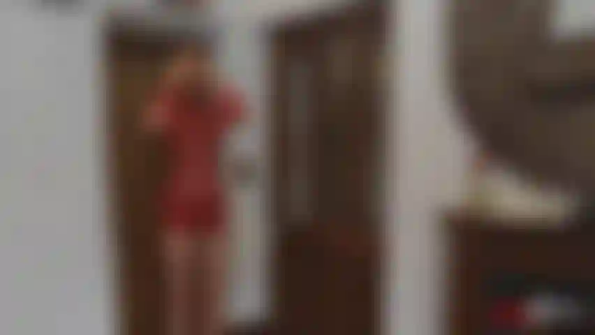 Objeto de goma transparente.