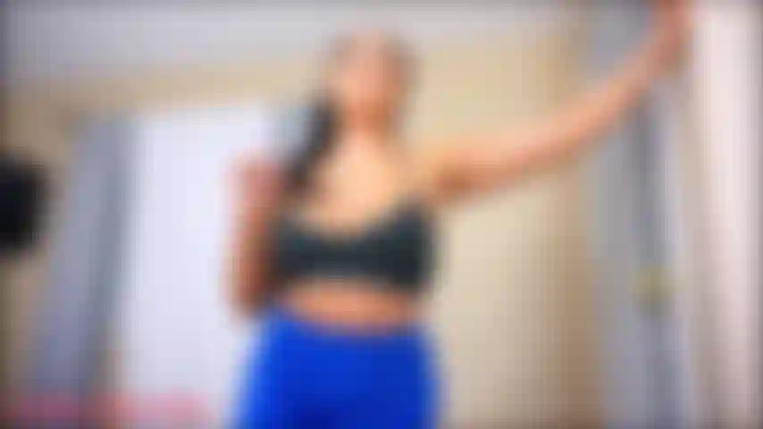 Una marica en braguitas mariconeándote.