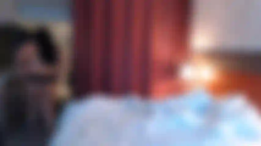 Mostrando mi cuerpo y corriéndome para ti