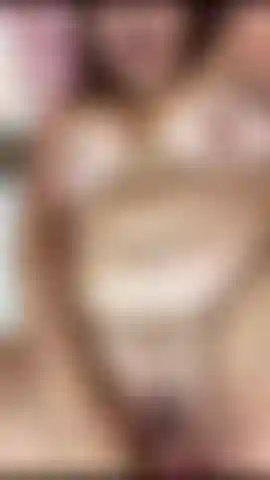 Ven conmigo por favor.