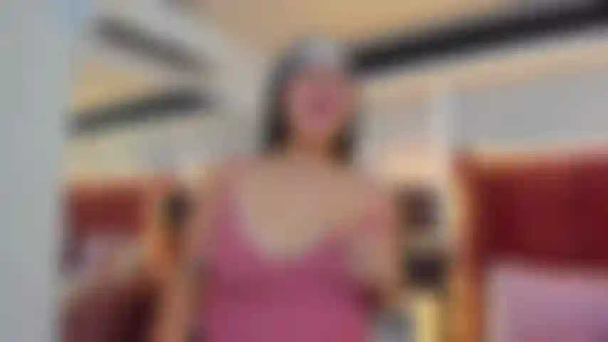 Muy sensual y con una masturbación con mi juguete.