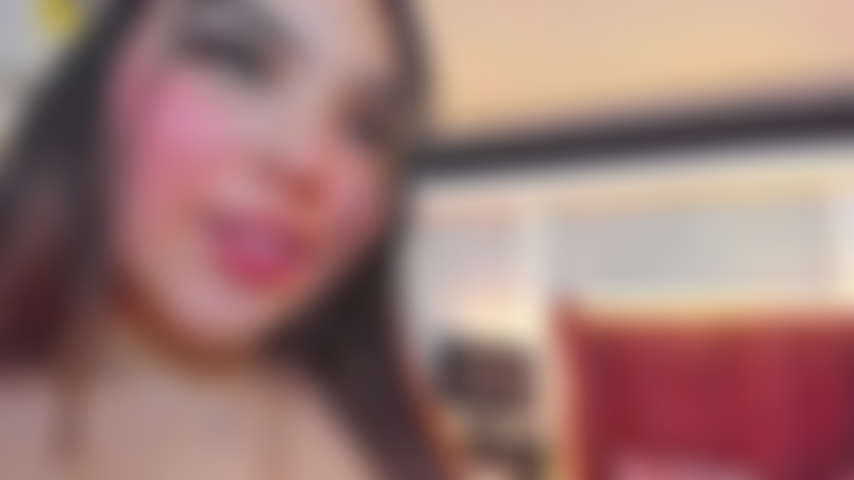 Mi culo es muy grande y quiero abrirlo para que te folles.