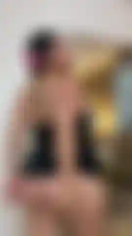 My big ass moves, making you explode with pleasure... Imagine your cock sliding inside