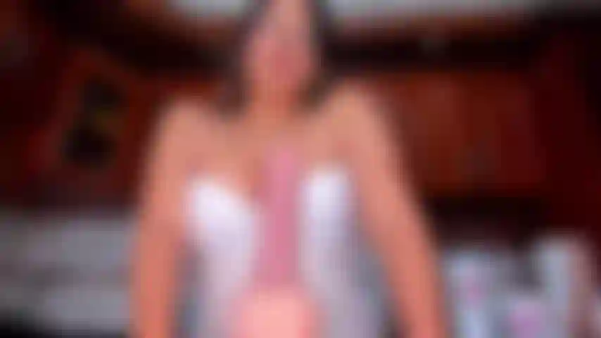 Me pondré tu polla en mis tetas, ¿vale?