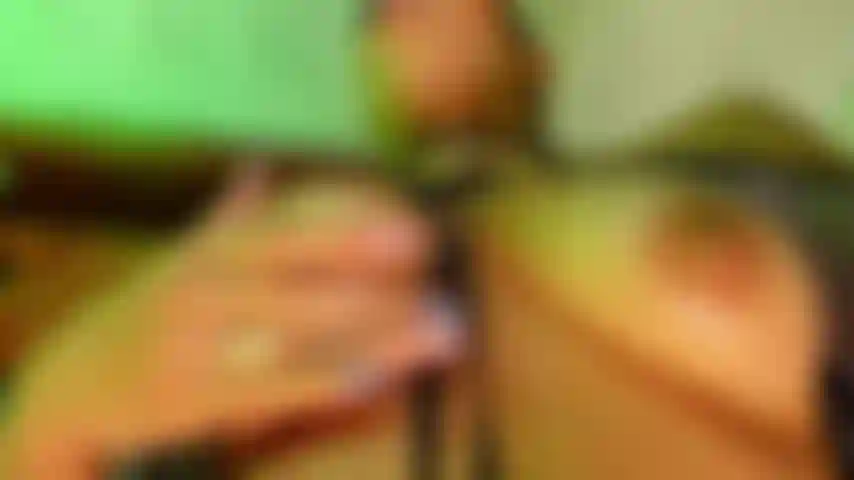 Mojada y muy traviesa.