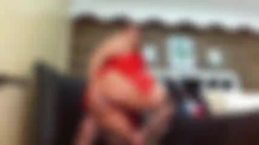 Follando a lo perrito con mi lenceria roja.