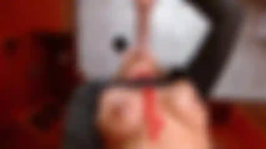 ¿Cómo se ve tu polla en mi garganta?