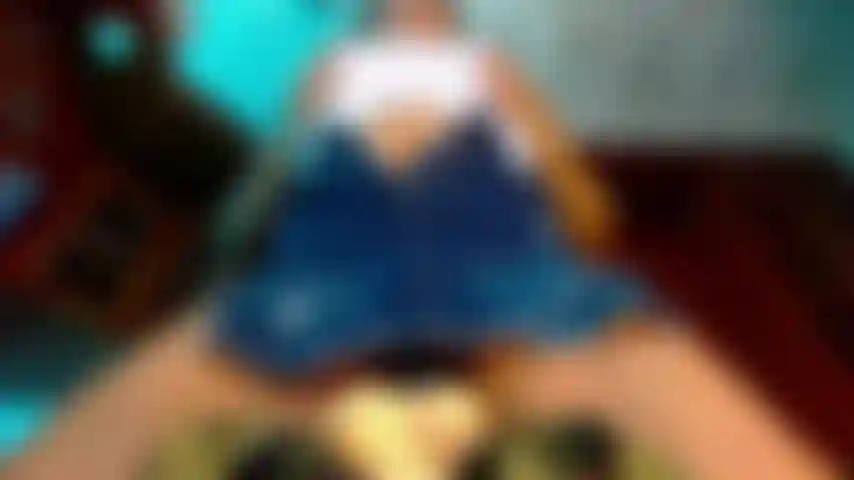 Cabalgándote en falda.