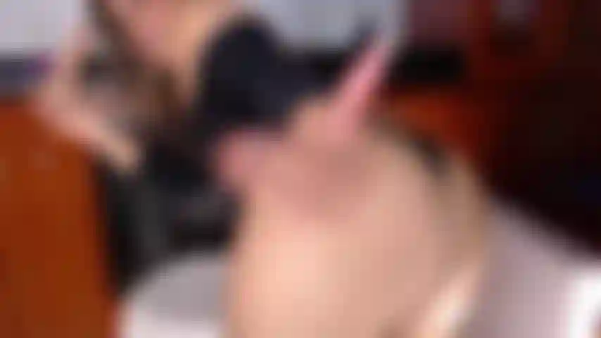 Follando a cuatro patas.