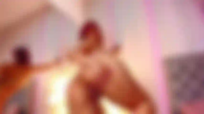 Rebotando mi culo phat.