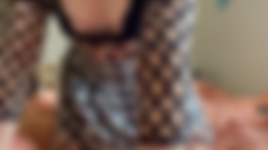 Twerking, body stocking | chica alternativa hace twerking en medias corporales.