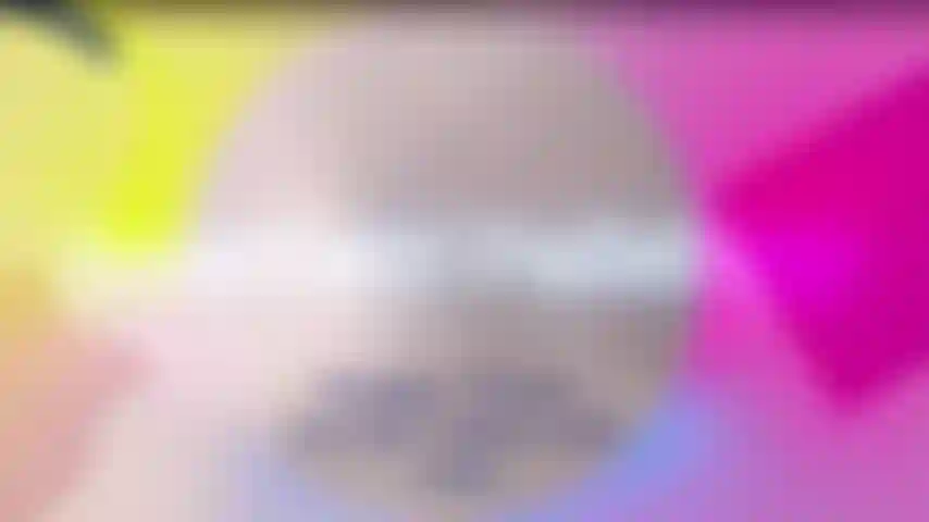 Lengua provocativa, déjame atrapar tu semen en mi linda lengua rosada.