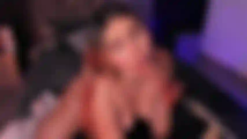 Curvy body, teasing lips this video is dangerous