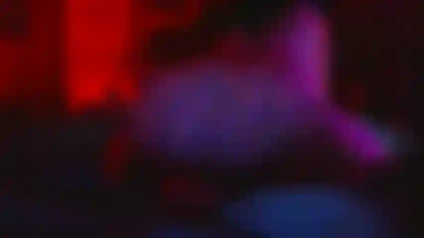 Temblando sobre su gran chorro.