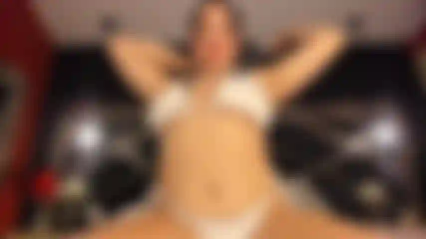 OIL BODY ALL OVER MY BODY