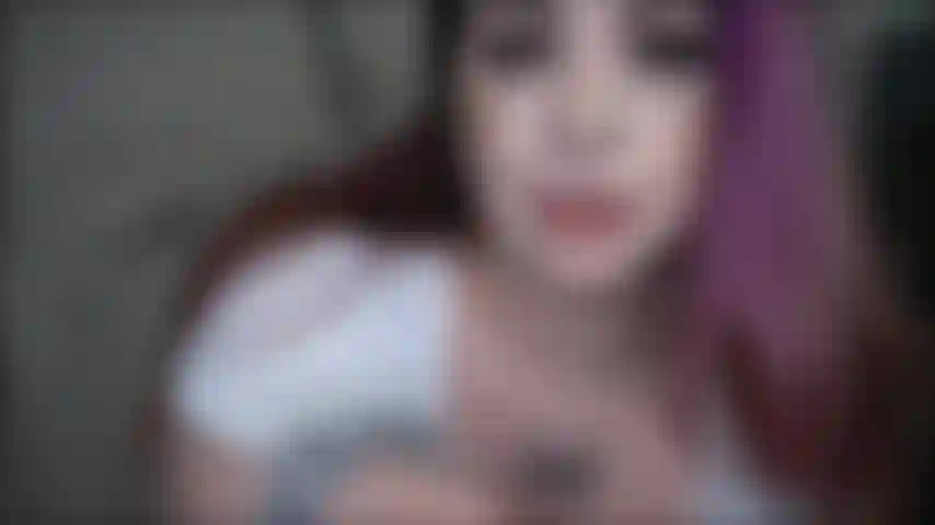 Simp para la adoración del culo de la pequeña hermana.