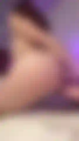 Playing with a dildo in my pussy until  orgasmmmm