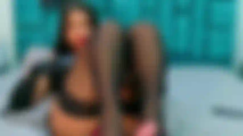 Tacones altos jugando con tu polla.