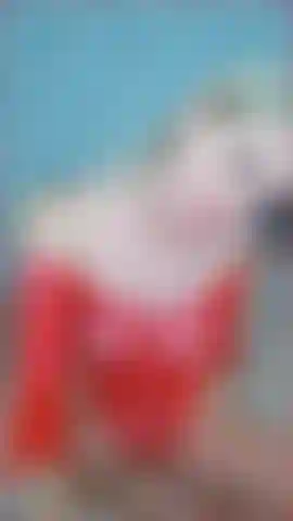 Mmm qué consolador grande tan mojado.