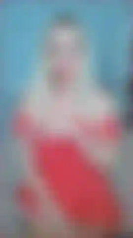 Dildo entre tetas escupo.