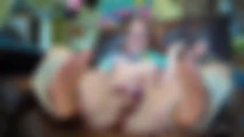 Pies y polla calentadores de piernas orgasmo.