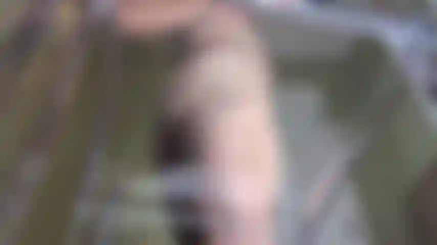 Culo aceitado para adorar a través de esta silla jajaja.