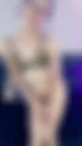 Desnuda.