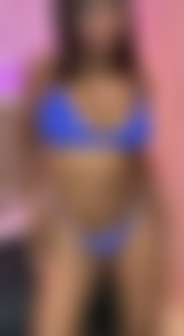 Hago striptease y juego domi.