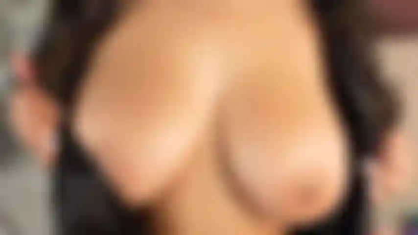 Rebota tetas grandes.