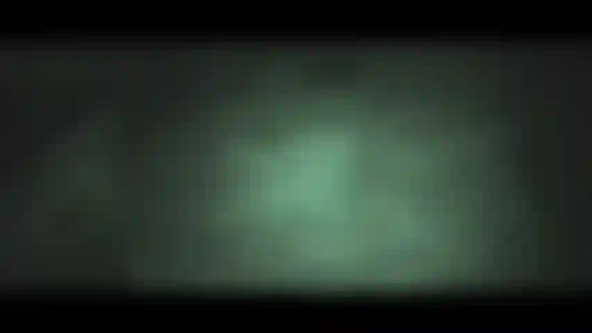 Atrapada en el juego de coño oscuro.