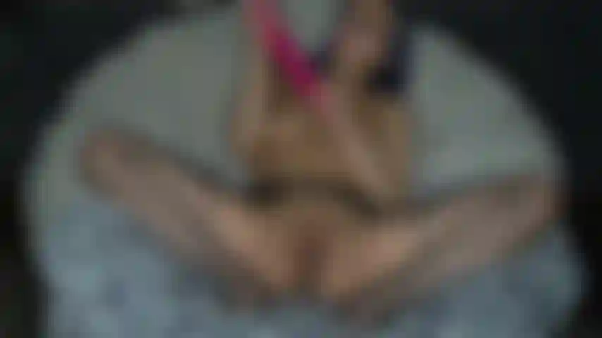 Me corro con las piernas detrás de la cabeza usando mi juguete de 12 pulgadas!