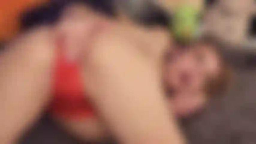 Realmente quería una gran polla dentro de mí. Mis bragas mojadas lo dicen todo!