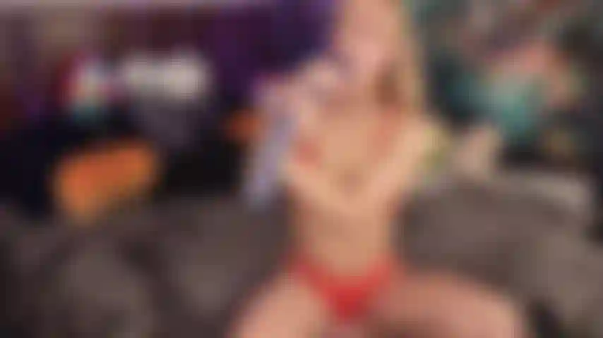 Lleno mis dos agujeros al mismo tiempo con mi consolador gigante de dos extremos de 2 pies de largo!