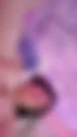 Masturbándome cerca de la cámara.