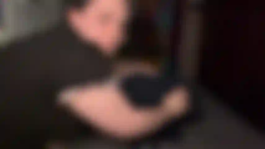 Sacudiendo mi culo en tu cara.