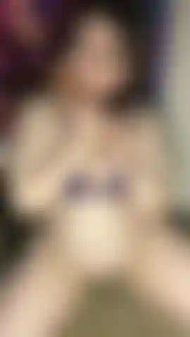 28 Semanas de embarazo montando un consolador de 9 pulgadas.