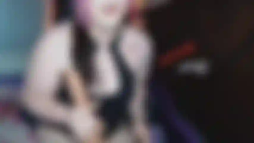 Juego de coño con mariquita de pene pequeño.