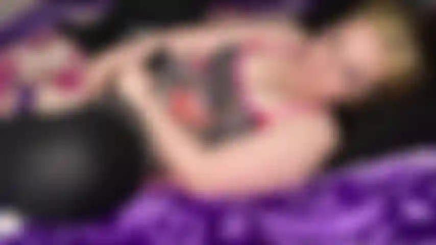 Haciéndome correrme fuerte.