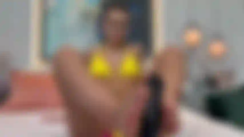 Footjob con polla negra.