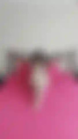 Traje de rejilla sexy en topless.