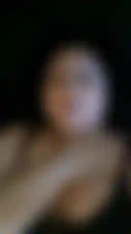 Provocando coños en topless cachondos.