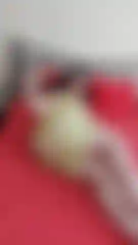 Se trata de mi increíble culo desnudo en rejilla :)).