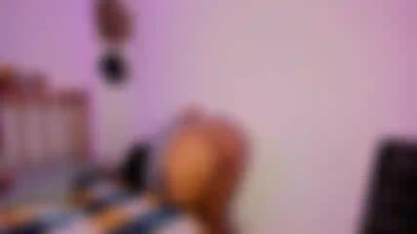 TWISTING BIG ASS ON FACE