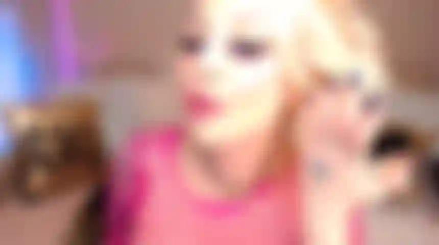 30. Nuevo video de cornudo de 10 minutos sph bbc, humillación verbal chupando una enorme bbc frente a ti, riendo, provocando y hablando sucio.