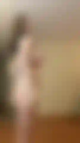 Sexy hula hooping, en mi diminuto bikini hasta que se me caen las tetas, muchos ángulos y vistas diferentes, muchas tetas sexys rebotando.