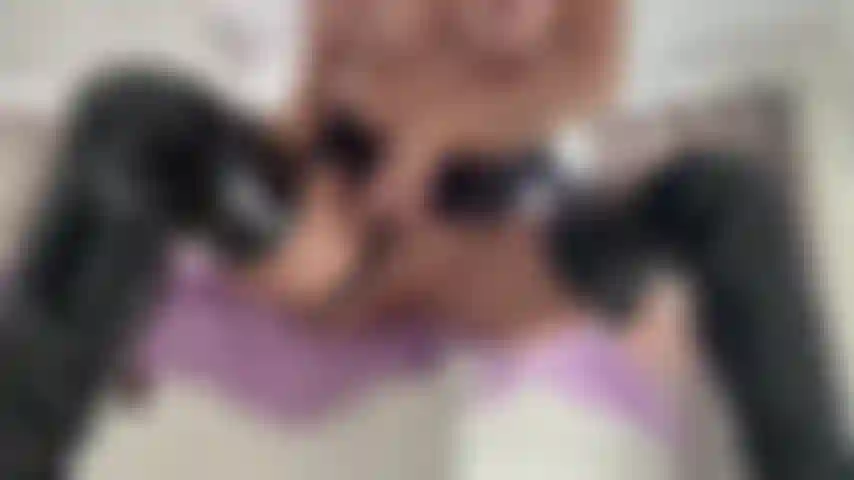 ¡¡¡Fóllame al borde de la cama !!!