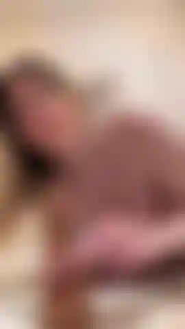 Watch me give this big dildo an extremely slippery and intense handjob! I use both hands with lots of different stroking techniques, twisting, squeezing and fast pumping while everything is super wet and glossy. I tease it with my mouth, sucking and licking the head, combining handjob and blowjob elements. You’ll hear my loud, genuine moans the whole time as I get more and more into it. Lots of eye contact, different speeds and grips, very messy and shiny from all the lube. Perfect for fans