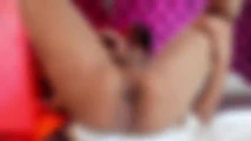 Showing my ass hole in closeup🫣